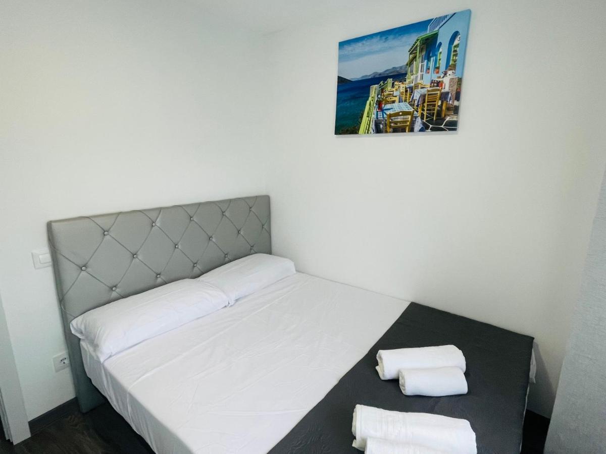 Barca 5 New Beach Apartment Sant Adria de Besos Exterior foto